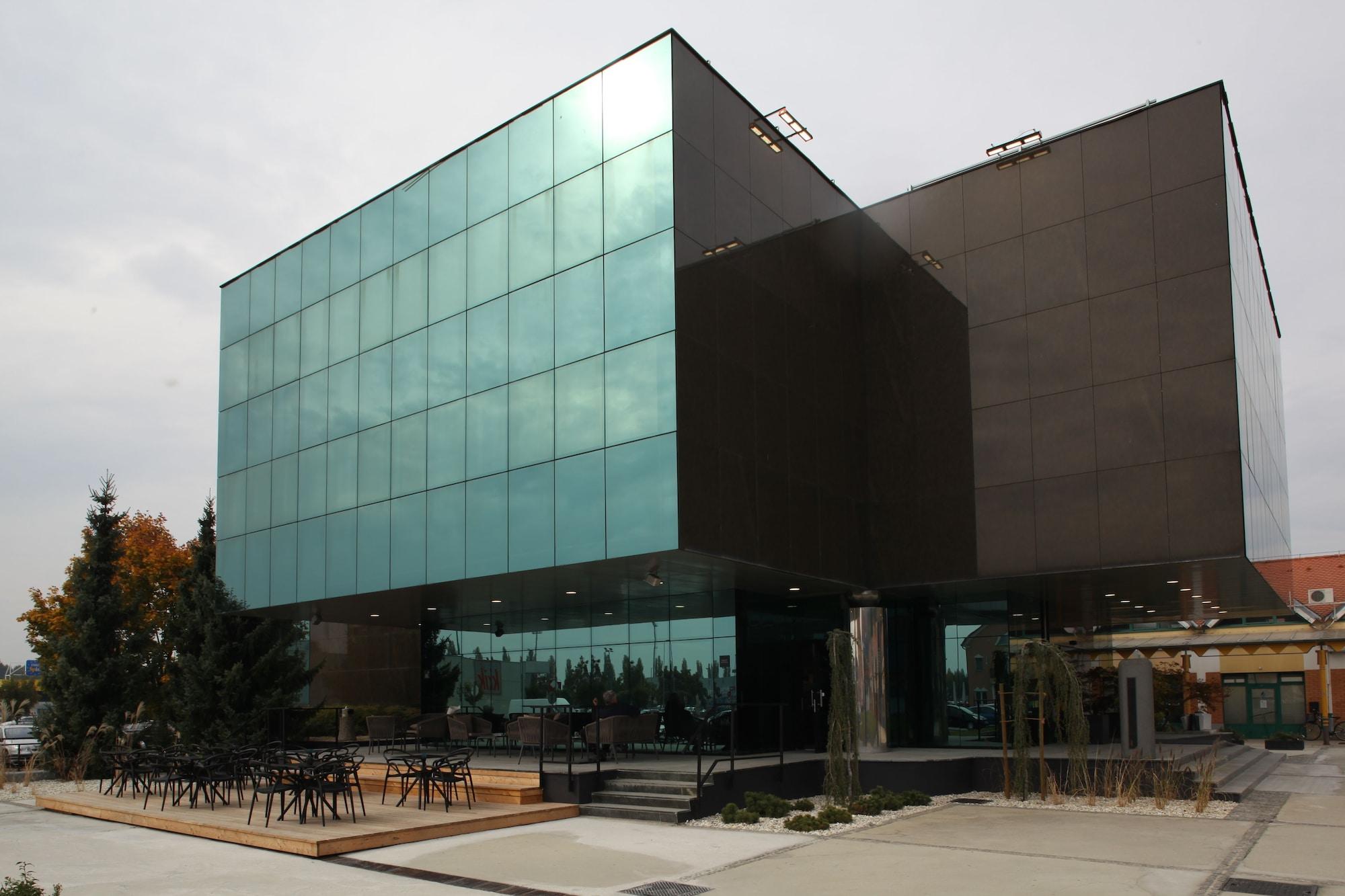 Hotel Cubis Lendava Εξωτερικό φωτογραφία